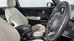 2022 (72) MINI HATCHBACK 1.5 Cooper Exclusive 3dr Auto 4697685