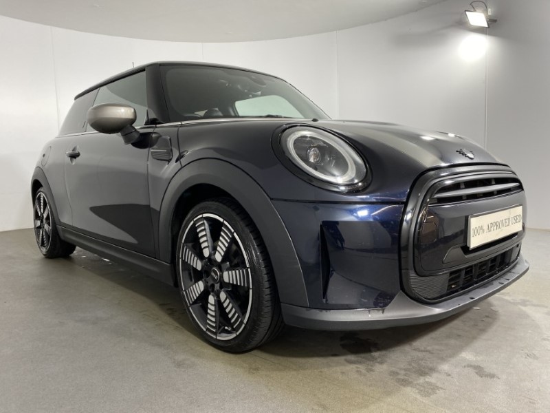 2022 (72) MINI HATCHBACK 1.5 Cooper Exclusive 3dr Auto 4695759