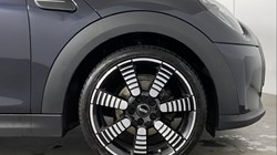 2022 (72) MINI HATCHBACK 1.5 Cooper Exclusive 3dr Auto 4695734