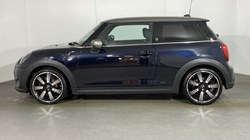 2022 (72) MINI HATCHBACK 1.5 Cooper Exclusive 3dr Auto 4695749