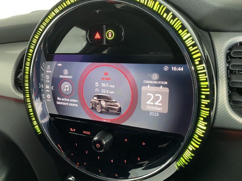 2022 (72) MINI HATCHBACK 1.5 Cooper Exclusive 3dr Auto 4695699