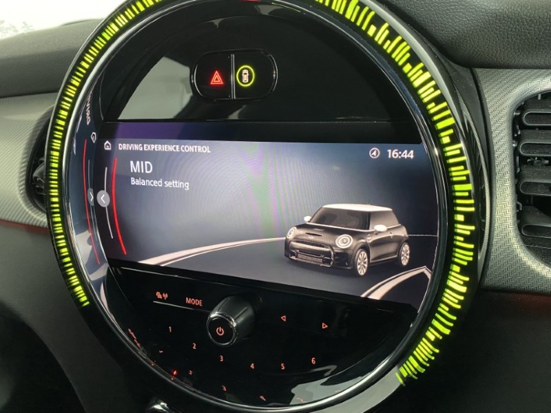 2022 (72) MINI HATCHBACK 1.5 Cooper Exclusive 3dr Auto 4695705