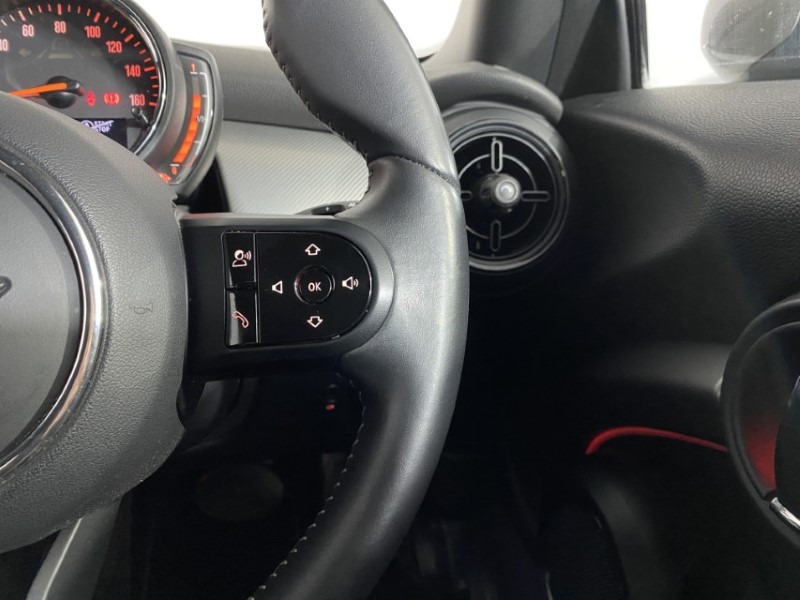 2022 (72) MINI HATCHBACK 1.5 Cooper Exclusive 3dr Auto 4695709