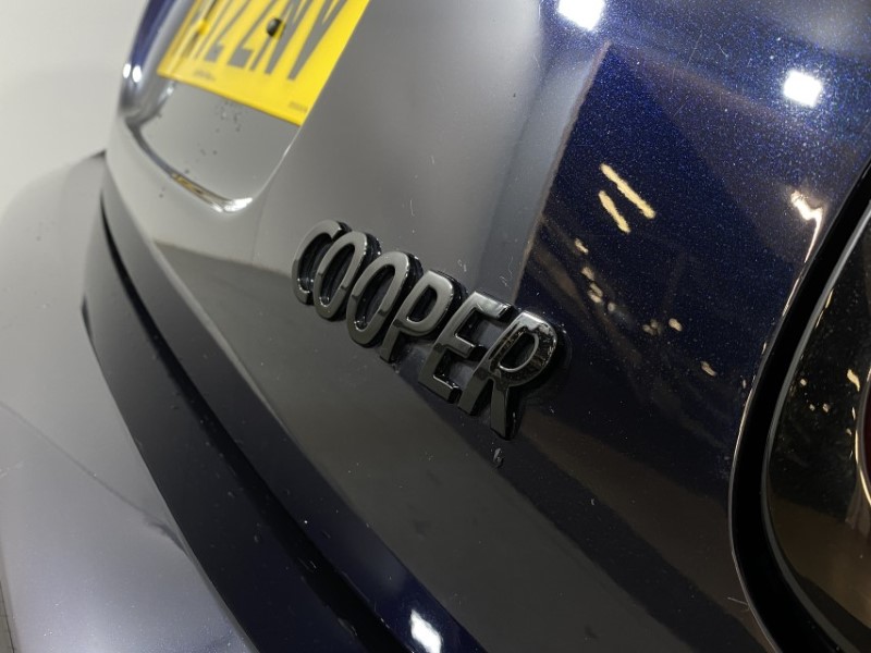 2022 (72) MINI HATCHBACK 1.5 Cooper Exclusive 3dr Auto 4695728