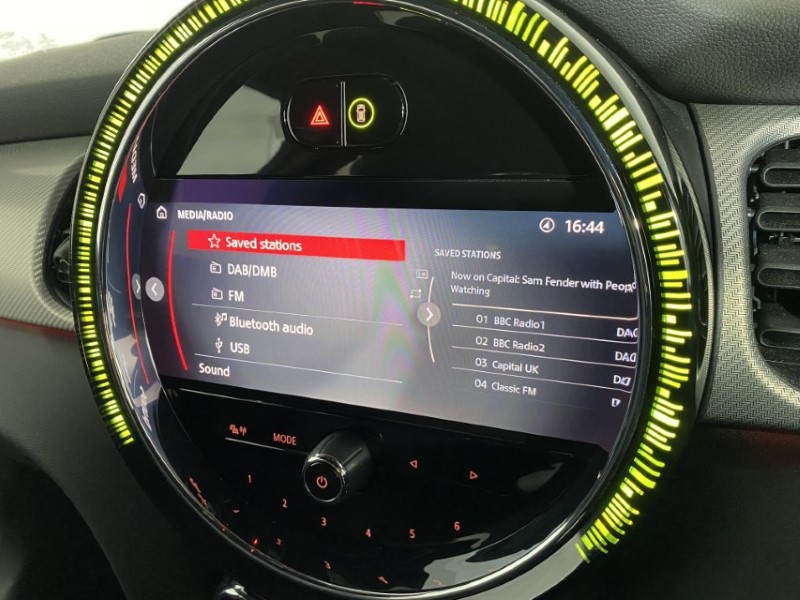 2022 (72) MINI HATCHBACK 1.5 Cooper Exclusive 3dr Auto 4695701