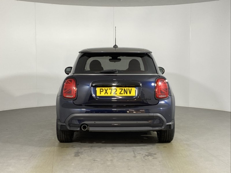 2022 (72) MINI HATCHBACK 1.5 Cooper Exclusive 3dr Auto 4695739
