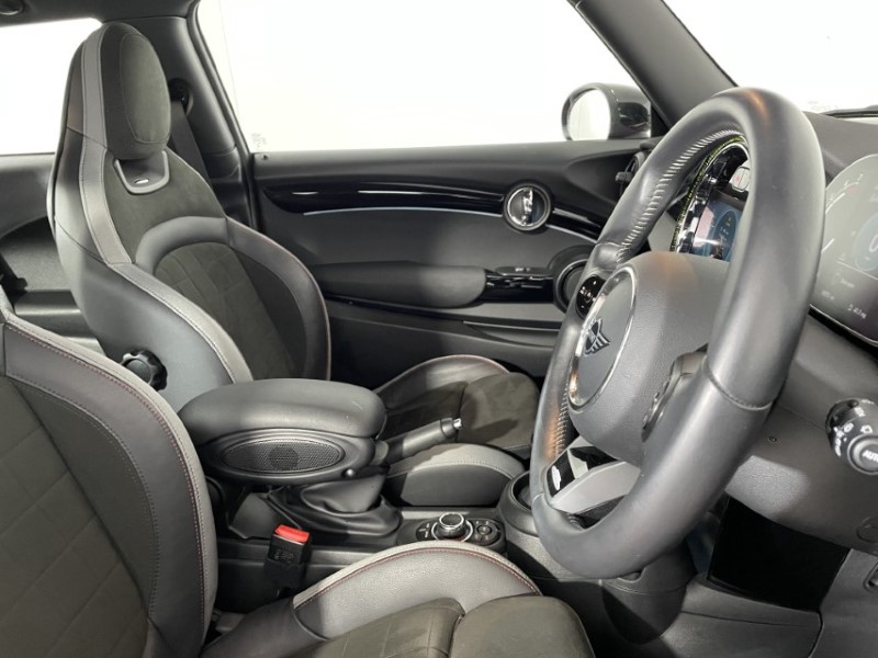 2023 (73) MINI HATCHBACK 1.5 Cooper Sport 3dr Auto 4696782