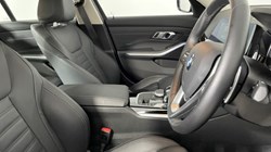 2021 (21) BMW 3 SERIES 320i xDrive Sport 4dr Step Auto 4749351