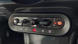 2024 (24) MINI COOPER 1.5 C Classic 3dr Auto 4785366