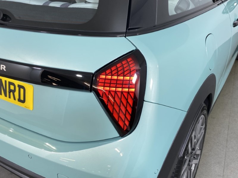 2024 (24) MINI COOPER 1.5 C Classic 3dr Auto 4785380