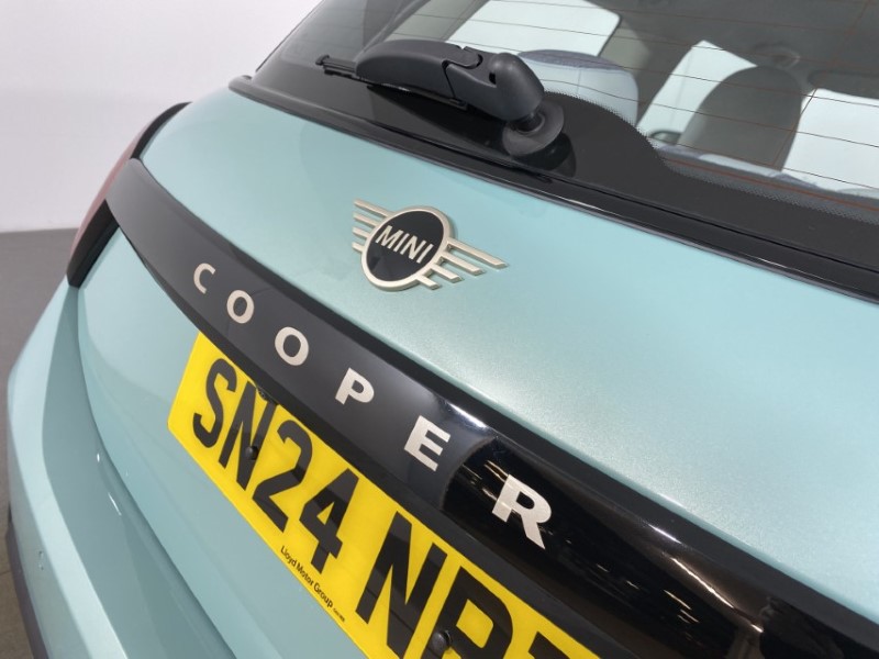 2024 (24) MINI COOPER 1.5 C Classic 3dr Auto 4785378