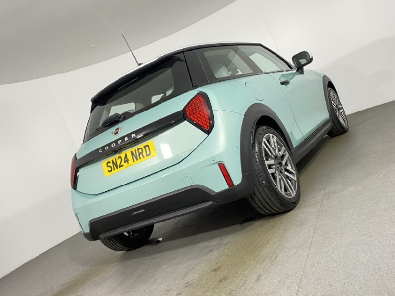 2024 (24) MINI COOPER 1.5 C Classic 3dr Auto 4785385