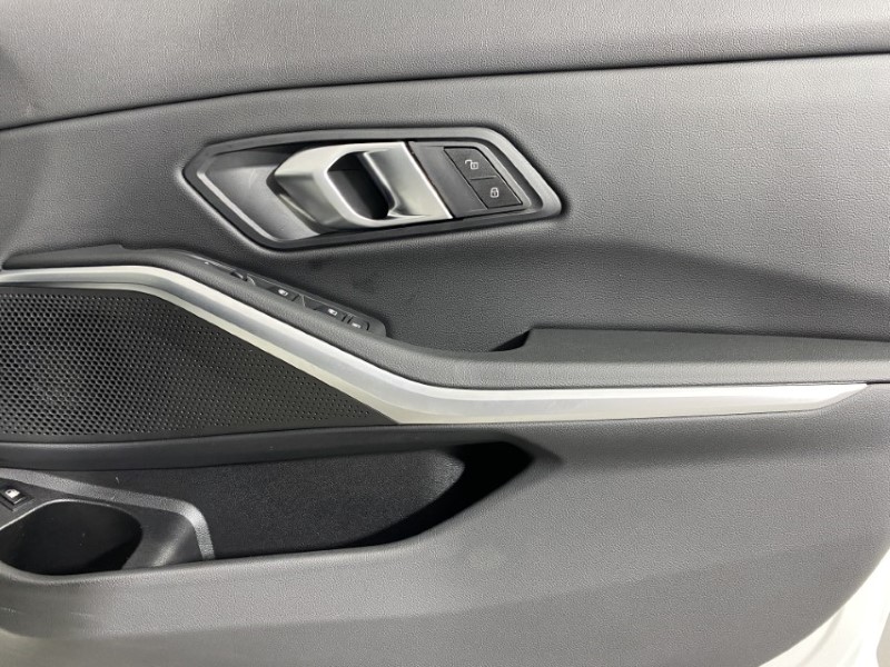 2025 (25) BMW 3 SERIES 330e 22.3 kWh M Sport 4dr Step Auto 4791292