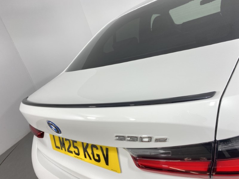 2025 (25) BMW 3 SERIES 330e 22.3 kWh M Sport 4dr Step Auto 4791301