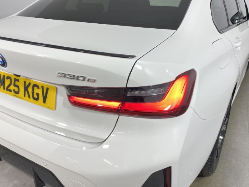 2025 (25) BMW 3 SERIES 330e 22.3 kWh M Sport 4dr Step Auto 4791302