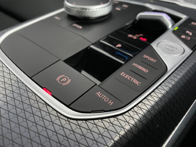 2025 (25) BMW 3 SERIES 330e 22.3 kWh M Sport 4dr Step Auto 4791284