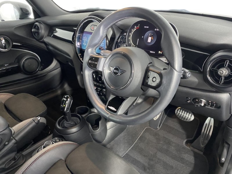 2023 (23) MINI HATCHBACK 1.5 Cooper Sport 3dr Auto 4827300