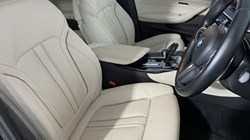 2023 (23) BMW 5 SERIES 520i MHT M Sport 5dr Step Auto 4749725