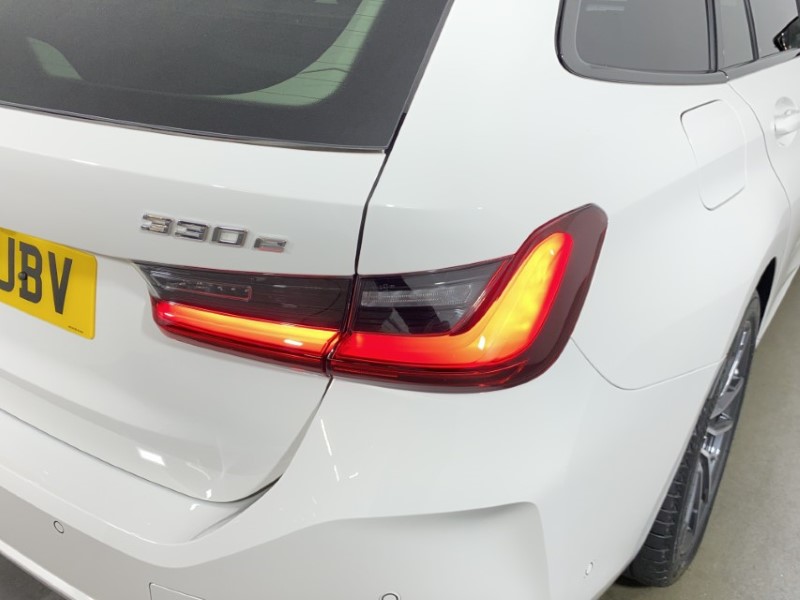 2025 (74) BMW 3 SERIES 330e 22.3 kWh Sport 5dr Step Auto 4876925