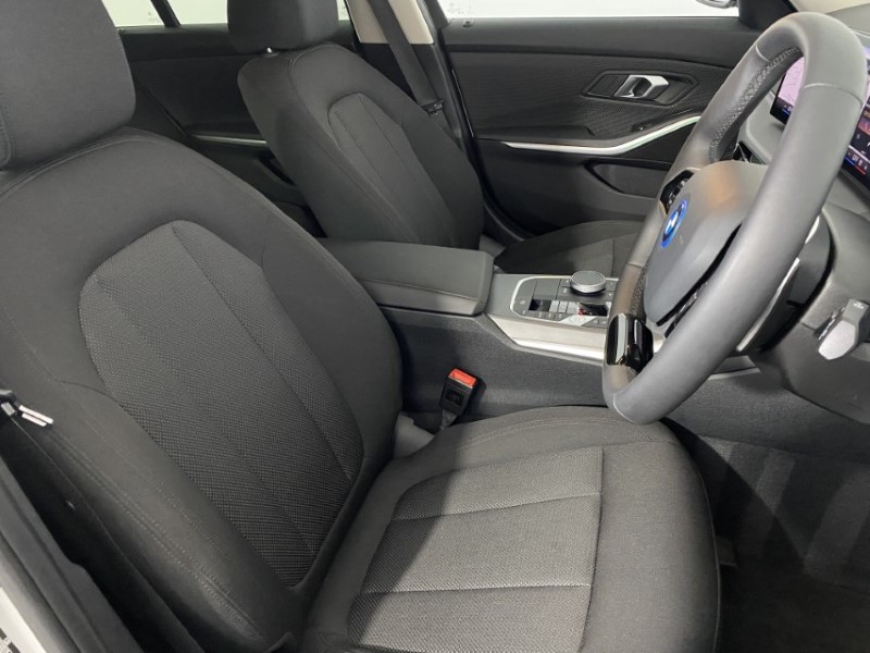 2025 (74) BMW 3 SERIES 330e 22.3 kWh Sport 5dr Step Auto 4876913