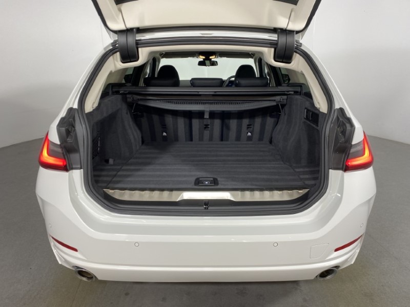 2025 (74) BMW 3 SERIES 330e 22.3 kWh Sport 5dr Step Auto 4876916