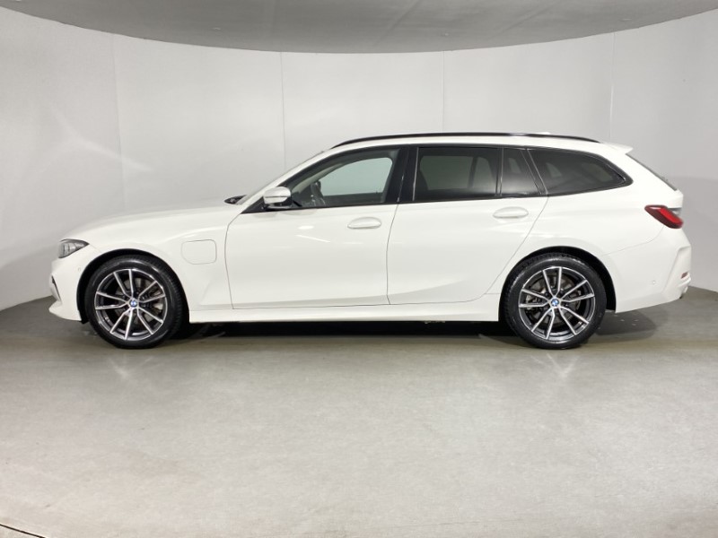 2025 (74) BMW 3 SERIES 330e 22.3 kWh Sport 5dr Step Auto 4876943