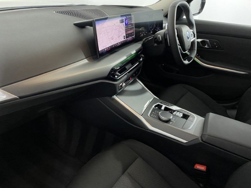 2025 (74) BMW 3 SERIES 330e 22.3 kWh Sport 5dr Step Auto 4876919