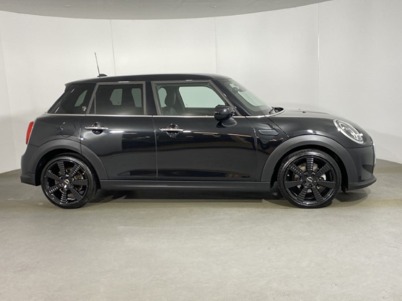 2023 (73) MINI HATCHBACK 1.5 Cooper Exclusive Premium 5dr 4835662