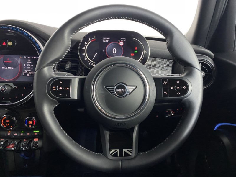 2023 (73) MINI HATCHBACK 1.5 Cooper Exclusive Premium 5dr 4836782