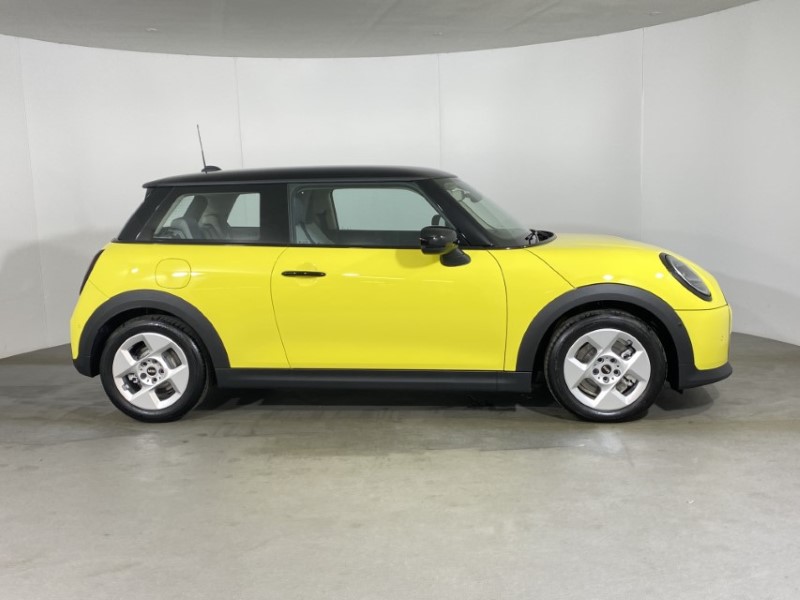 2025 (25) MINI COOPER 1.5 C Classic 3dr Auto 4782874