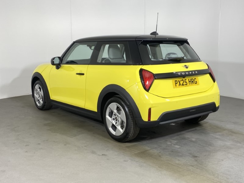 2025 (25) MINI COOPER 1.5 C Classic 3dr Auto