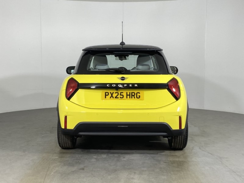 2025 (25) MINI COOPER 1.5 C Classic 3dr Auto 4782872