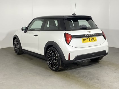 2025 (74) MINI COOPER 2.0 S Exclusive 3dr Auto