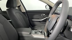2025 (25) BMW 3 SERIES 320i Sport 4dr Step Auto 4835938