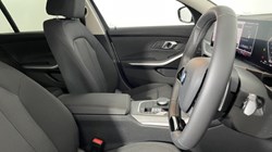 2025 (25) BMW 3 SERIES 320i Sport 5dr Step Auto 4836530