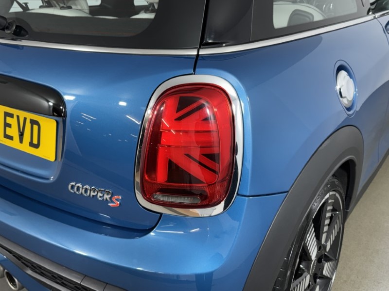 2022 (71) MINI HATCHBACK 2.0 Cooper S Exclusive 3dr 4903696