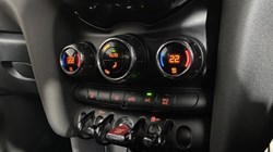 2018 (68) MINI HATCHBACK 1.5 Cooper II 3dr Auto 4858805