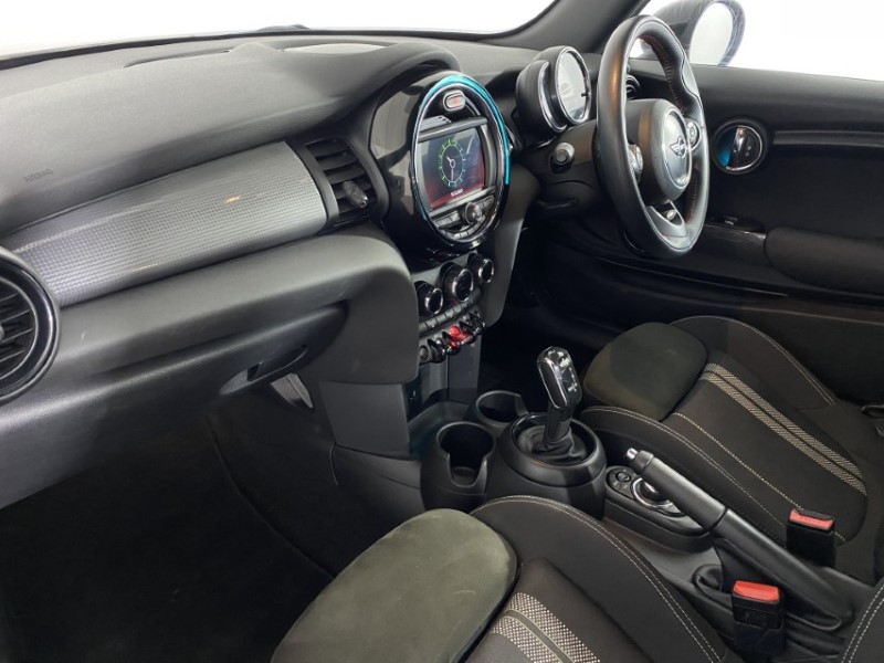 2018 (68) MINI HATCHBACK 1.5 Cooper II 3dr Auto 4858821