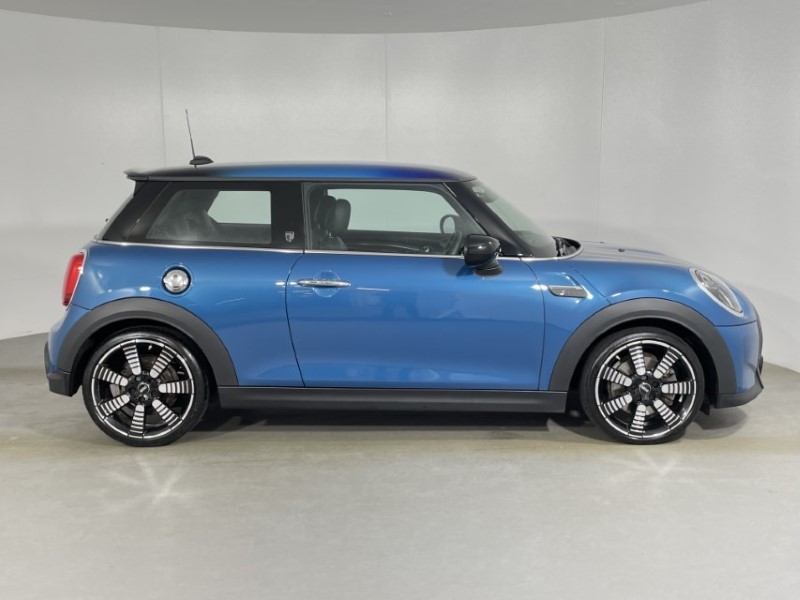 2022 (72) MINI HATCHBACK 2.0 Cooper S Exclusive 3dr Auto 4835792