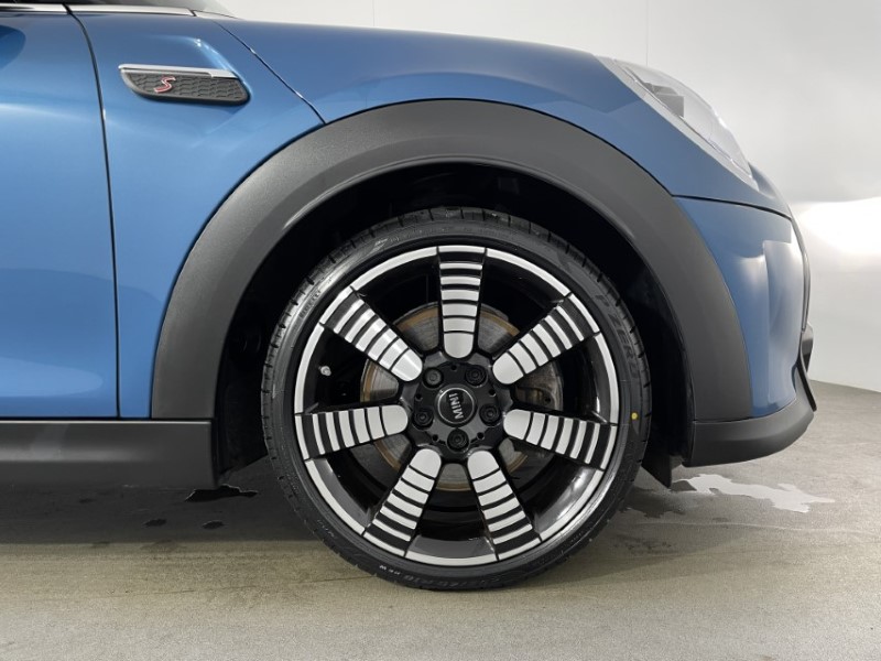 2022 (72) MINI HATCHBACK 2.0 Cooper S Exclusive 3dr Auto 4835736