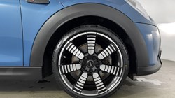 2022 (72) MINI HATCHBACK 2.0 Cooper S Exclusive 3dr Auto 4835736