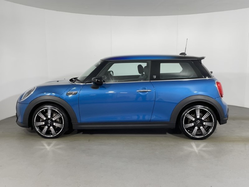 2022 (72) MINI HATCHBACK 2.0 Cooper S Exclusive 3dr Auto 4835799