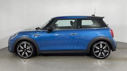 2022 (72) MINI HATCHBACK 2.0 Cooper S Exclusive 3dr Auto 4835799