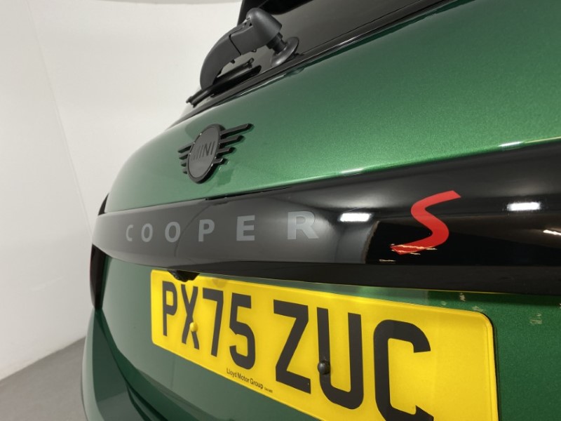 2025 (75) MINI COOPER 2.0 S Classic [Level 2] 5dr Auto 4821921