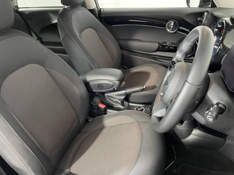 2023 (23) MINI HATCHBACK 1.5 Cooper Classic 3dr Auto 4844004