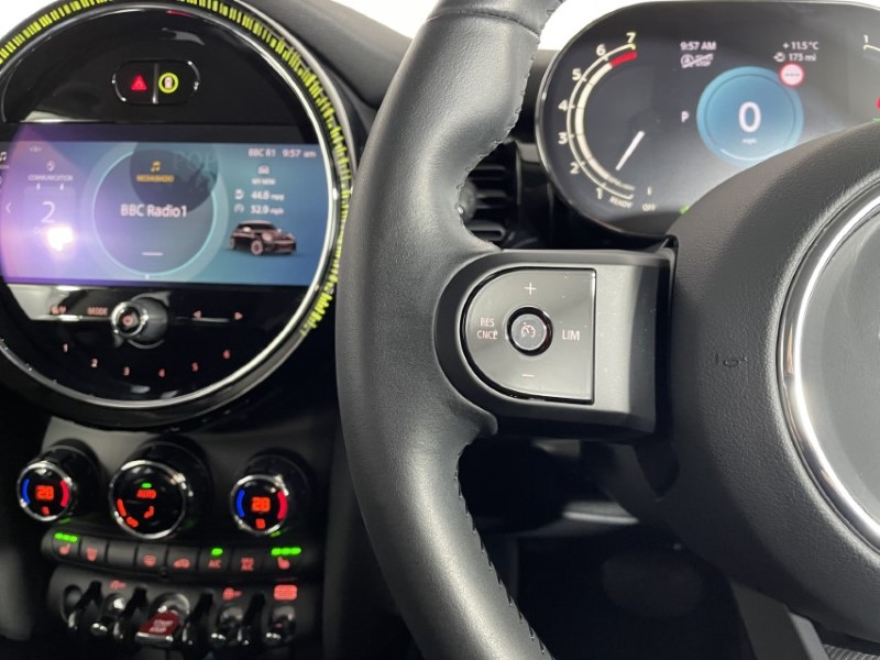 2023 (23) MINI HATCHBACK 1.5 Cooper Classic 3dr Auto 4843999