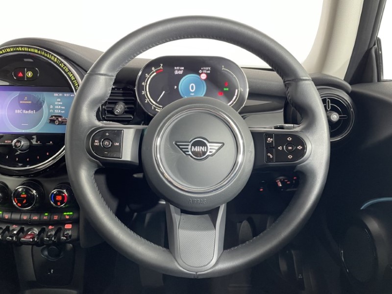 2023 (23) MINI HATCHBACK 1.5 Cooper Classic 3dr Auto 4843998