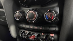 2020 (70) MINI HATCHBACK 1.5 Cooper Sport II 3dr 4839885