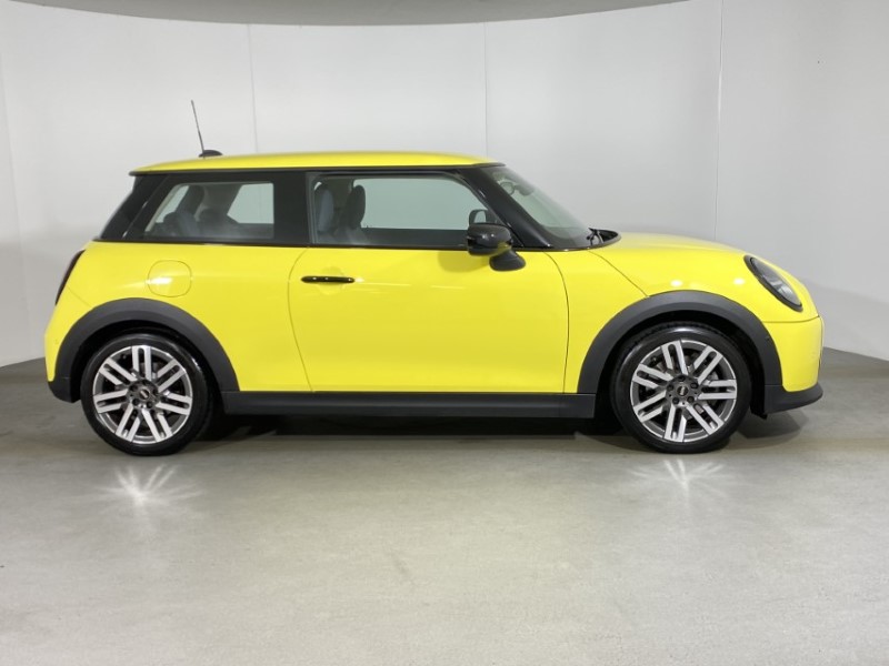 2024 (74) MINI COOPER 1.5 C Classic 3dr Auto 4844369