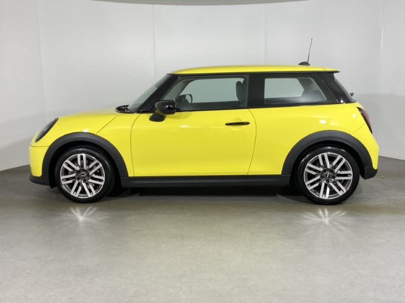 2024 (74) MINI COOPER 1.5 C Classic 3dr Auto 4844362